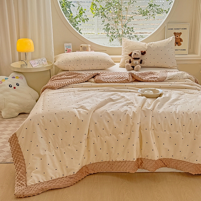 91家纺网 家纺一手货源 找家纺 梦依依 （加微信送买家秀）2025新款40支全棉豆豆被大豆被夏被冬秋被子被芯-风格二 小黑点点-米