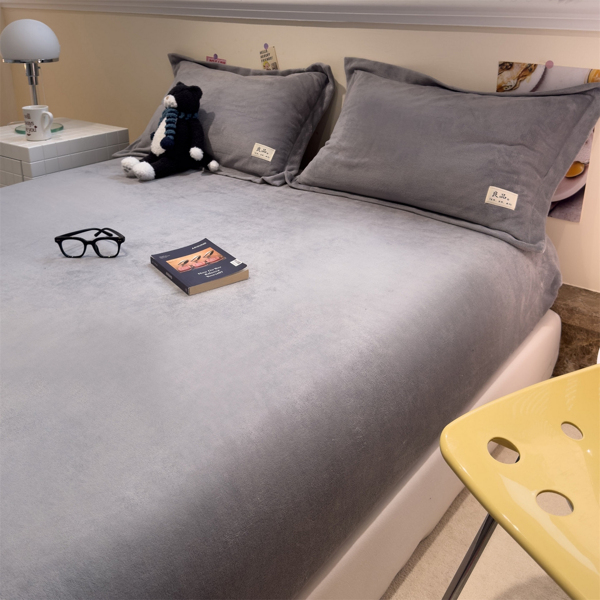 91家纺网 家纺一手货源 找家纺 857家居 2025新款高克重牛奶绒床单床笠系列 良品-浅灰