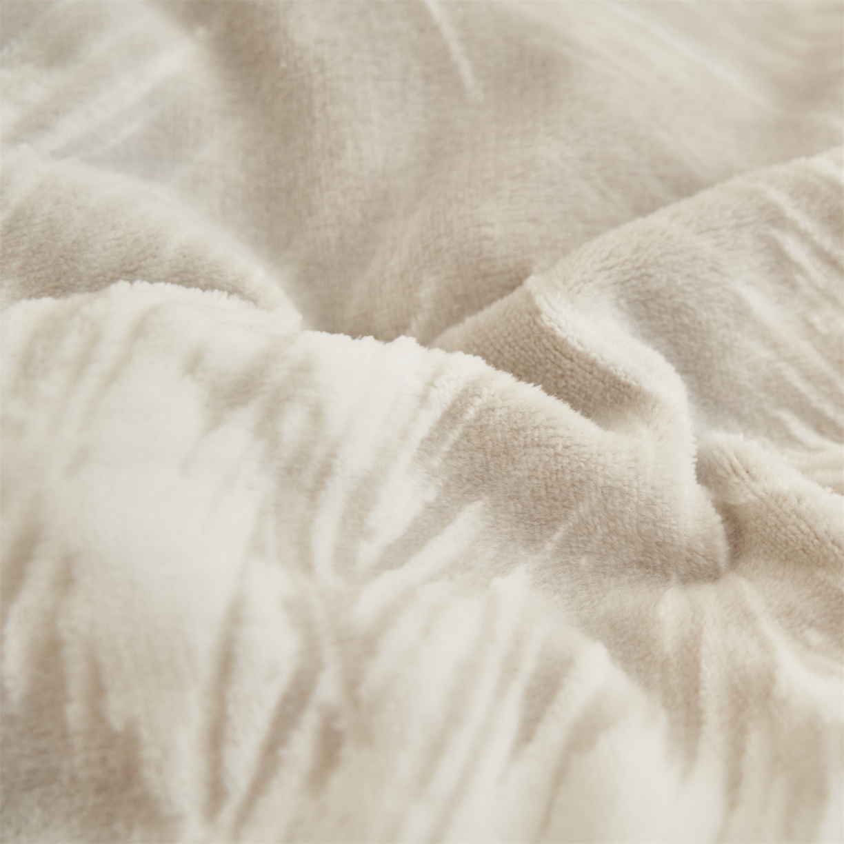 91家纺网 家纺一手货源 找家纺 金鹰 2025新款烂花兔毛包边四件套牛奶绒四件套提花套件 羽毛