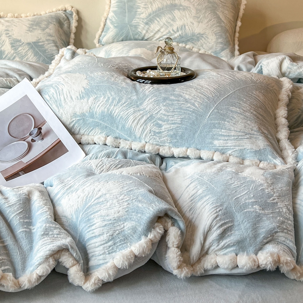 91家纺网 家纺一手货源 找家纺 春光里 2025新款立体雕花绒球球四件套 慕叶