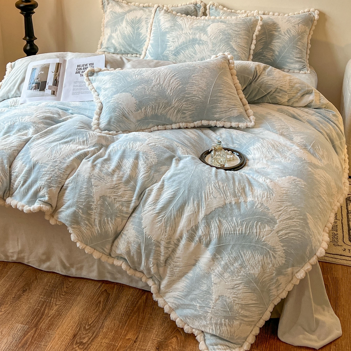 91家纺网 家纺一手货源 找家纺 春光里 2025新款立体雕花绒球球四件套 慕叶