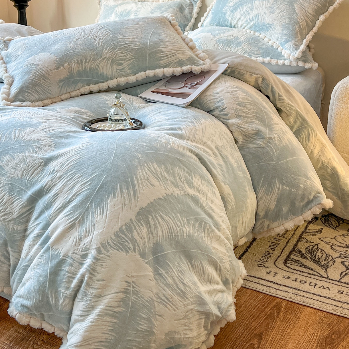 91家纺网 家纺一手货源 找家纺 春光里 2025新款立体雕花绒球球四件套 慕叶