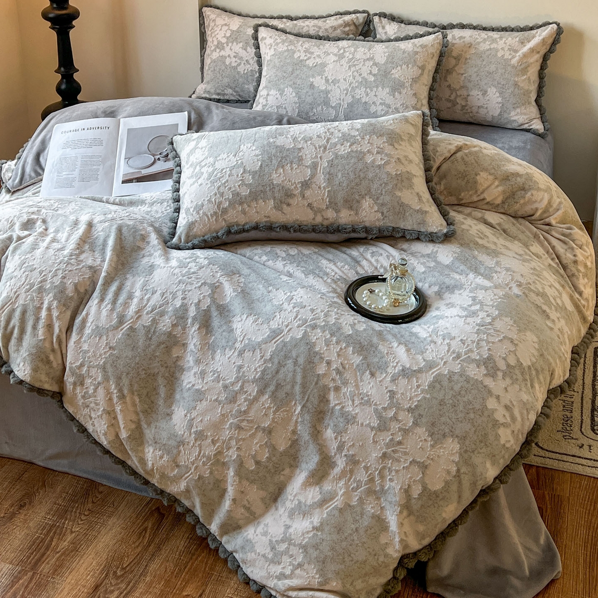 91家纺网 家纺一手货源 找家纺 春光里 2025新款立体雕花绒球球四件套 画意枝头