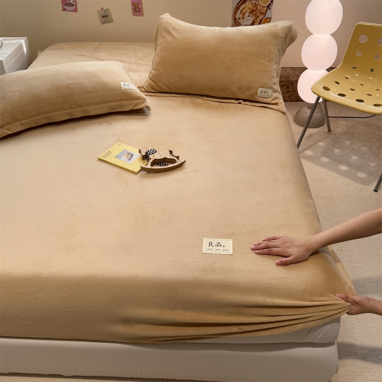 91家纺网 家纺一手货源 找家纺 857家居 2025新款高克重牛奶绒床单床笠系列 良品-巧克力色
