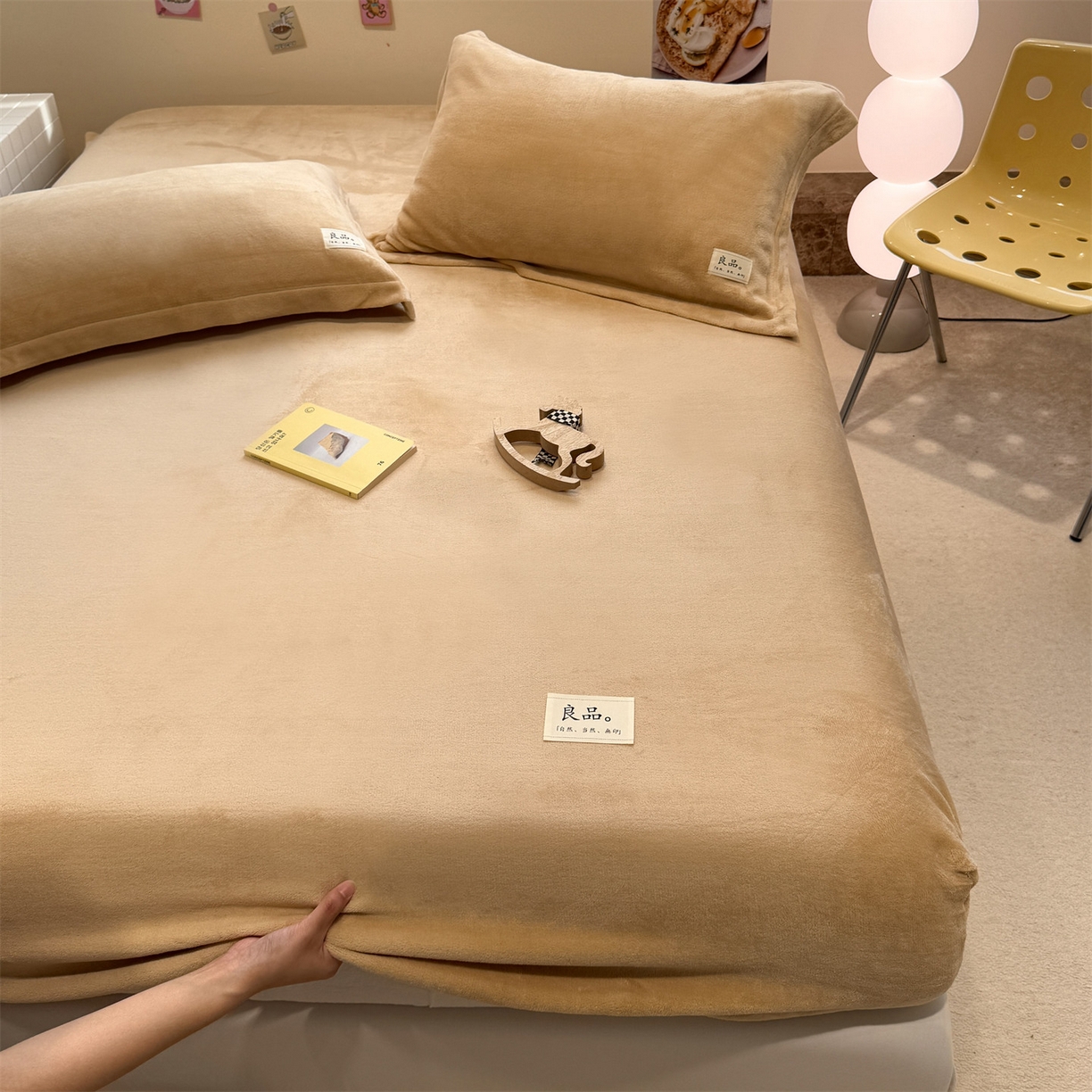 91家纺网 家纺一手货源 找家纺 857家居 2025新款高克重牛奶绒床单床笠系列 良品-巧克力色