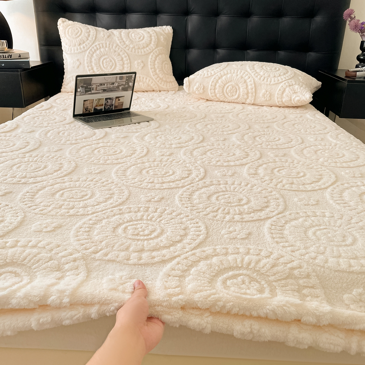 91家纺网 家纺一手货源 找家纺 （总）乐家欣 2025新款A类塔芙绒舒棉绒床笠-花朵系列