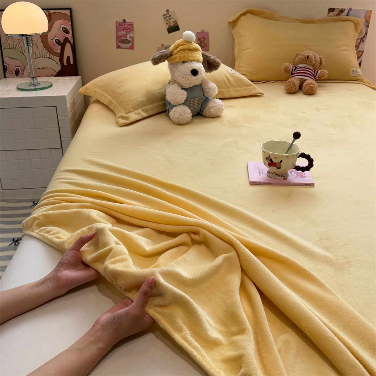 91家纺网 家纺一手货源 找家纺 857家居 2025新款高克重牛奶绒床单床笠系列 良品-日光黄