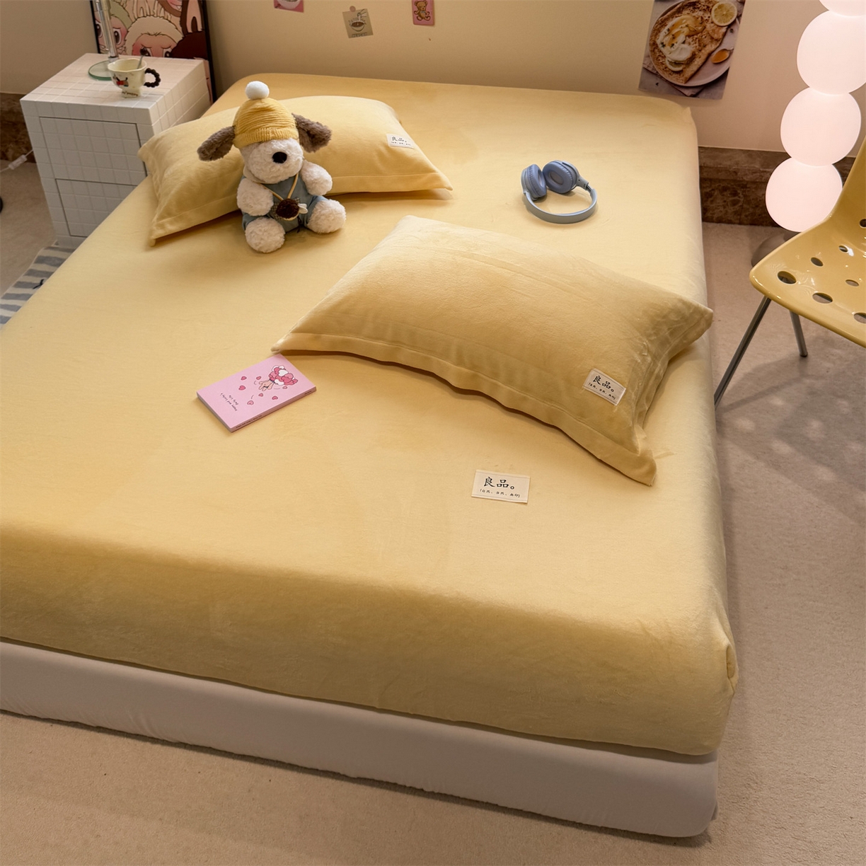 91家纺网 家纺一手货源 找家纺 857家居 2025新款高克重牛奶绒床单床笠系列 良品-日光黄