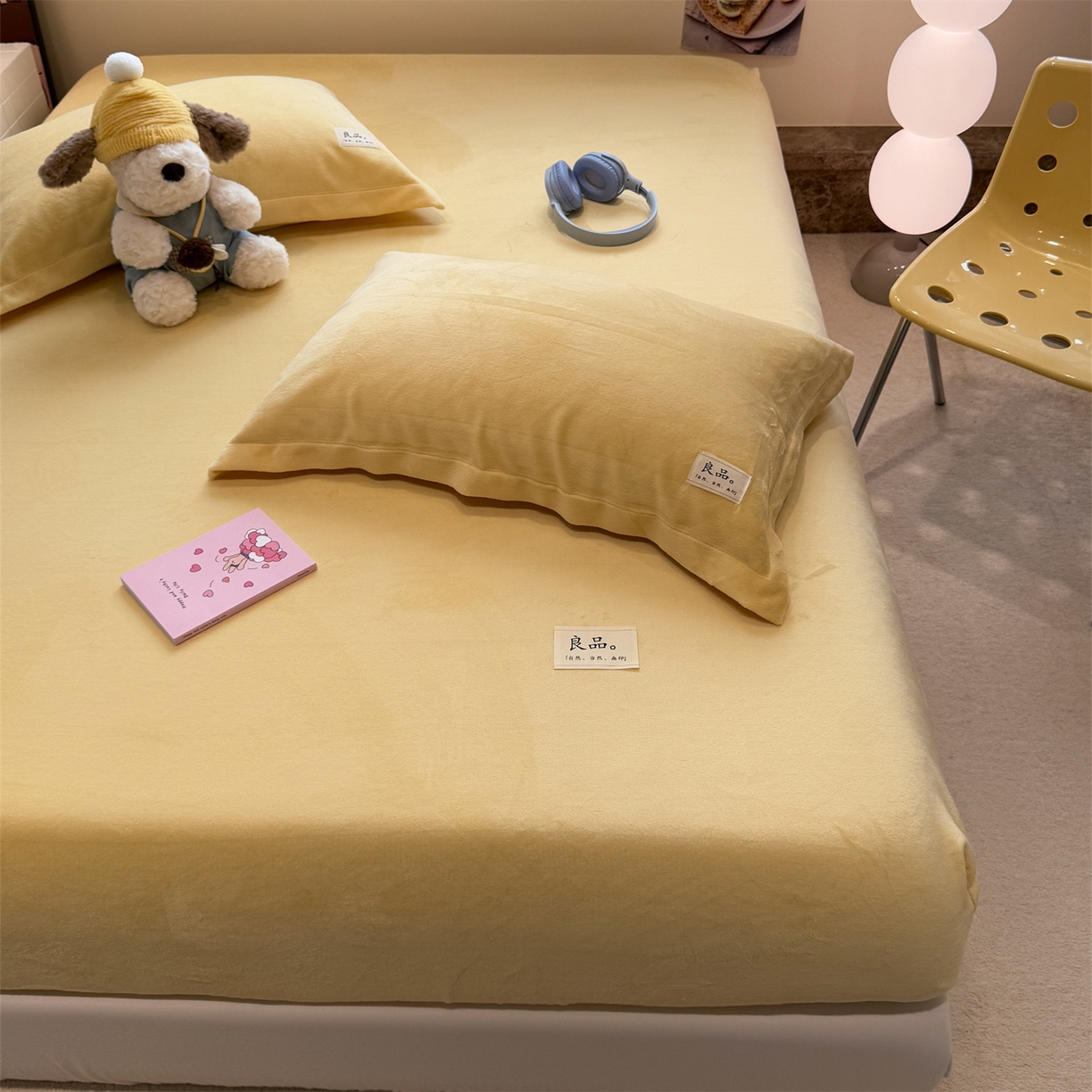 91家纺网 家纺一手货源 找家纺 857家居 2025新款高克重牛奶绒床单床笠系列 良品-日光黄
