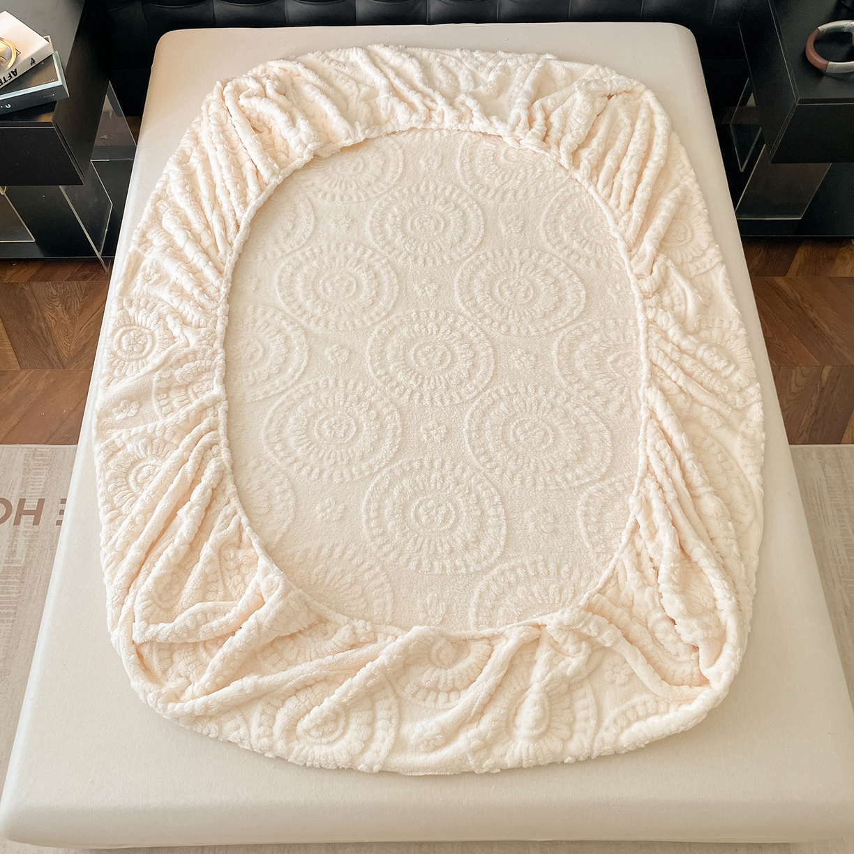 91家纺网 家纺一手货源 找家纺 （总）乐家欣 2025新款A类塔芙绒舒棉绒床笠-花朵系列