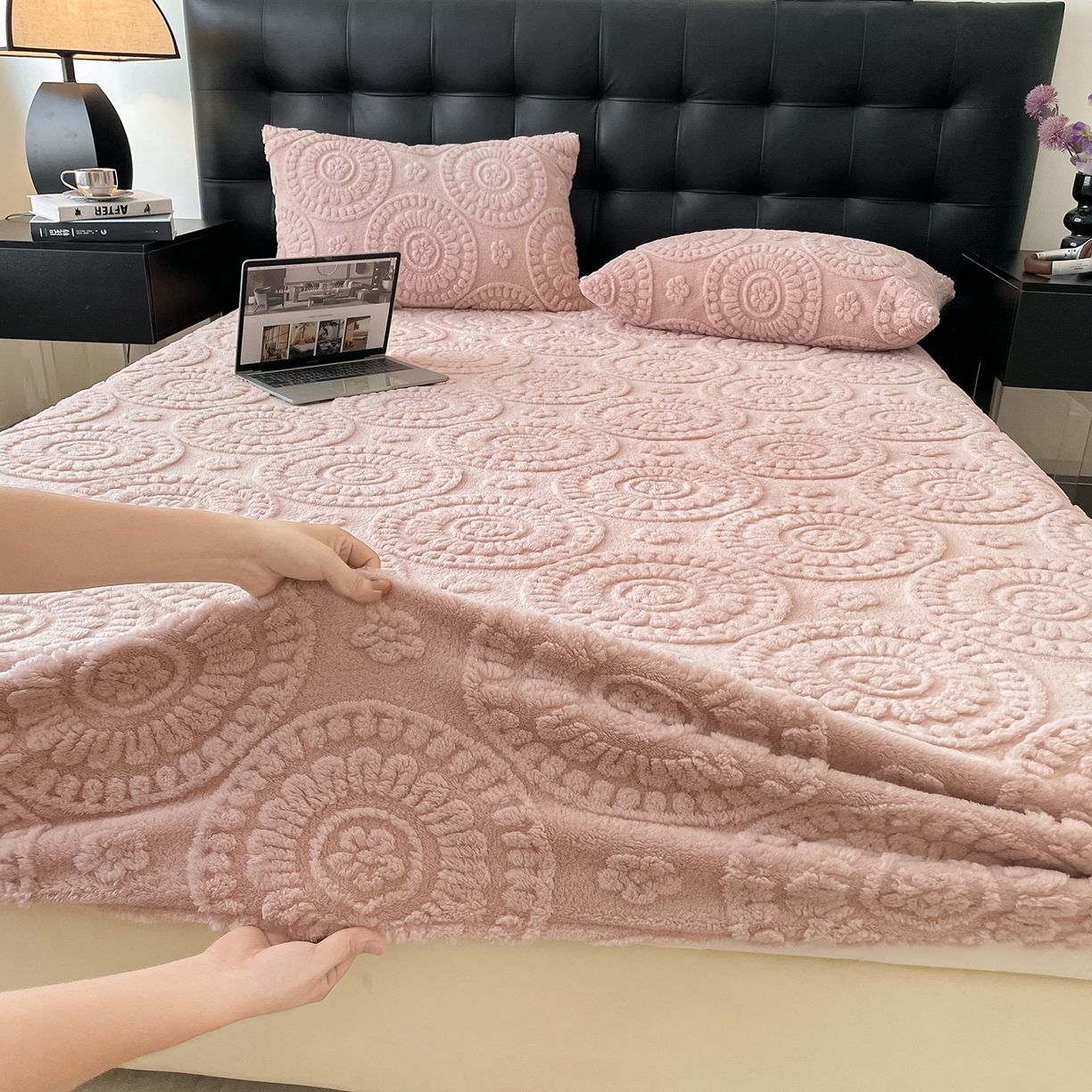 91家纺网 家纺一手货源 找家纺 乐家欣 2025新款A类塔芙绒舒棉绒床笠-花朵系列 花朵-粉玉