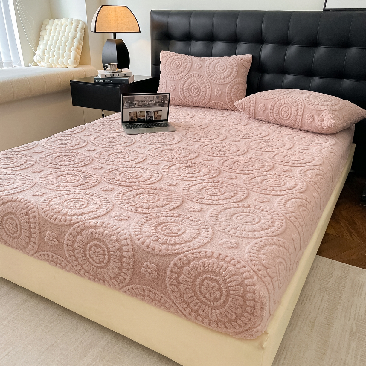 91家纺网 家纺一手货源 找家纺 乐家欣 2025新款A类塔芙绒舒棉绒床笠-花朵系列 花朵-粉玉