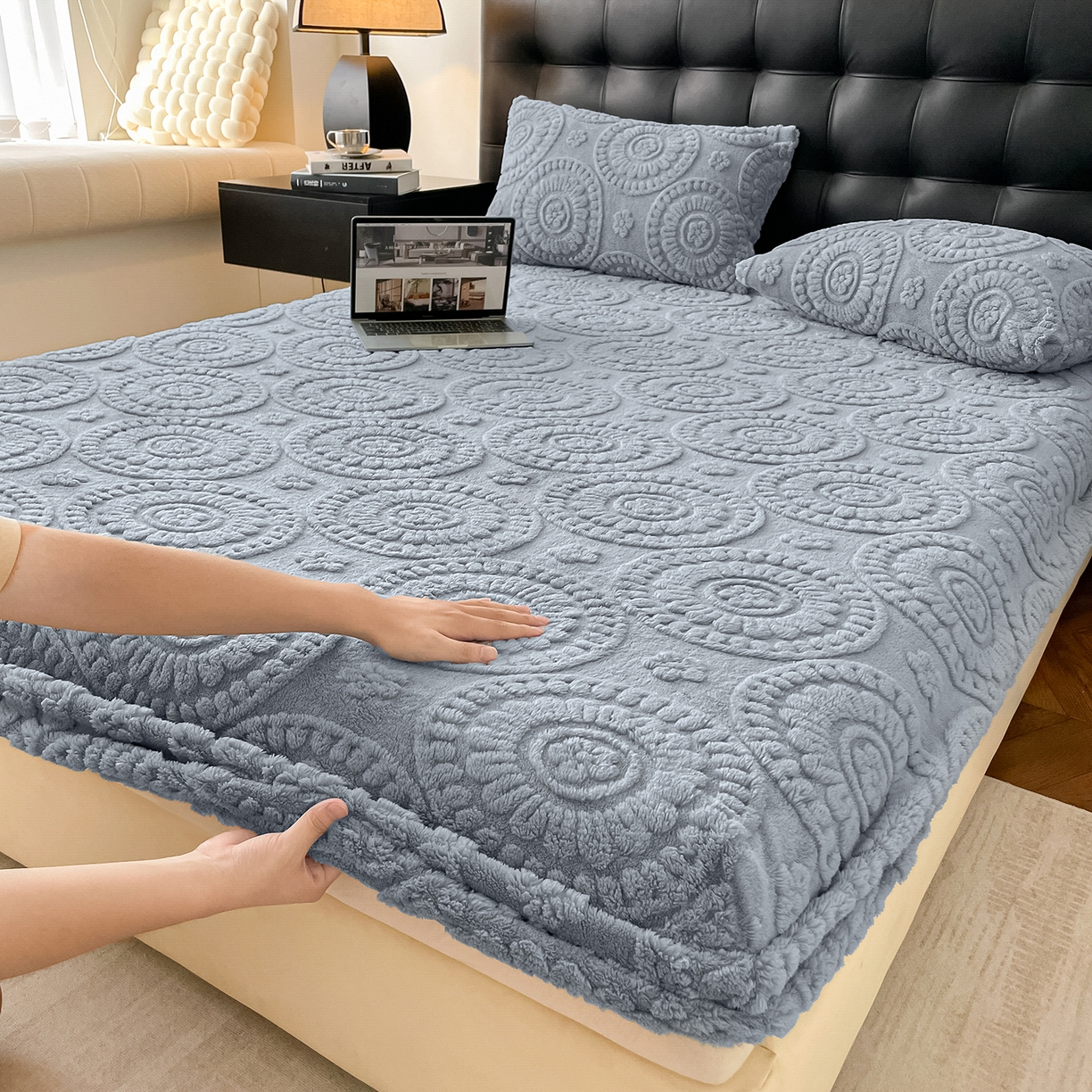 91家纺网 家纺一手货源 找家纺 乐家欣 2025新款A类塔芙绒舒棉绒床笠-花朵系列 花朵-湖蓝