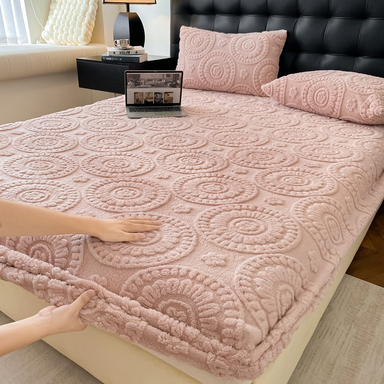 91家纺网 家纺一手货源 找家纺 乐家欣 2025新款A类塔芙绒舒棉绒床笠-花朵系列 花朵-粉玉