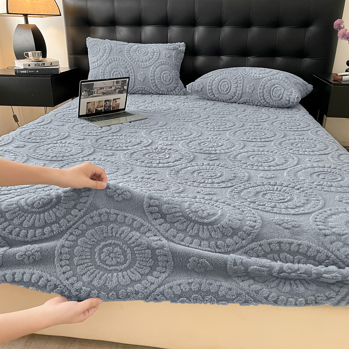 91家纺网 家纺一手货源 找家纺 乐家欣 2025新款A类塔芙绒舒棉绒床笠-花朵系列 花朵-湖蓝