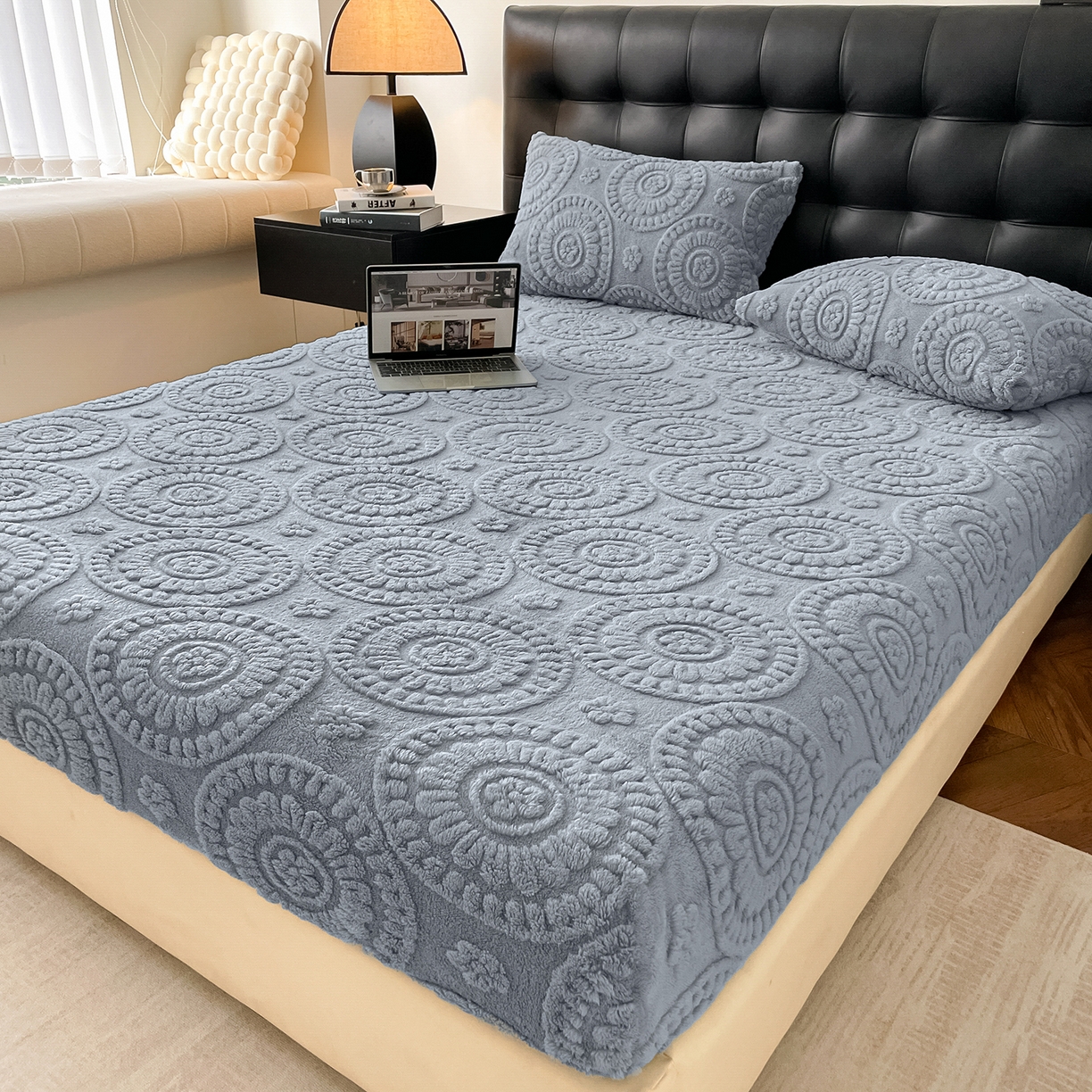 91家纺网 家纺一手货源 找家纺 乐家欣 2025新款A类塔芙绒舒棉绒床笠-花朵系列 花朵-湖蓝