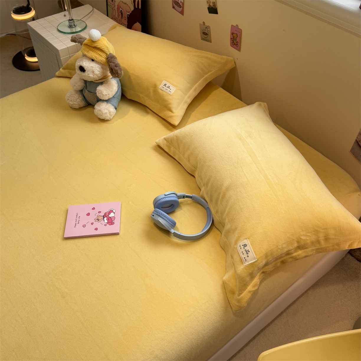 91家纺网 家纺一手货源 找家纺 857家居 2025新款高克重牛奶绒床单床笠系列 良品-日光黄