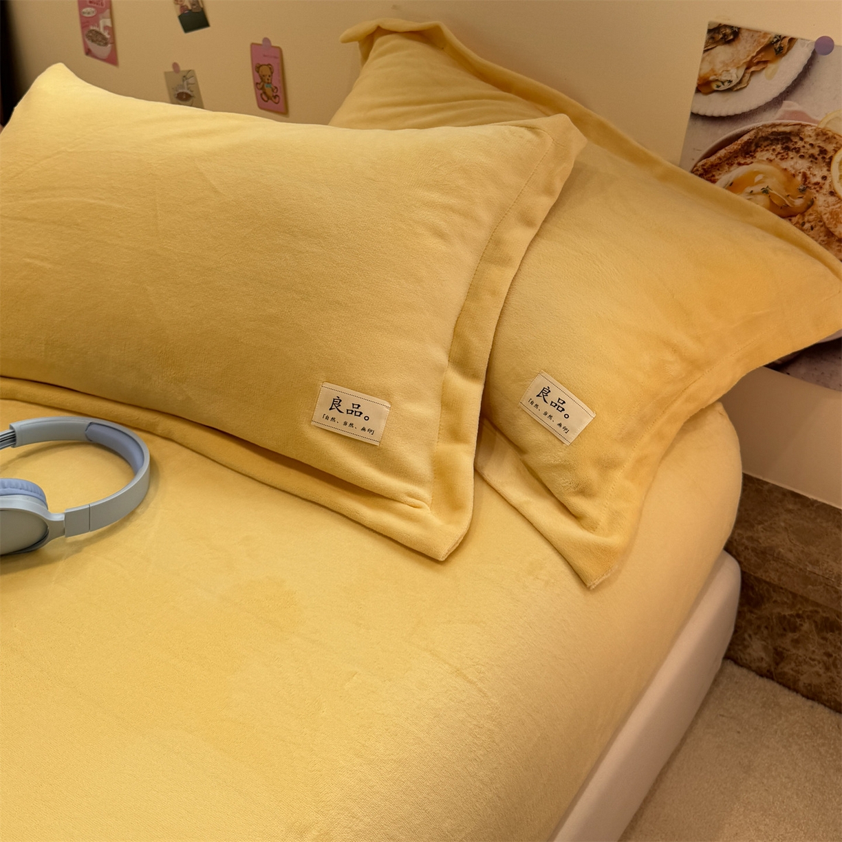 91家纺网 家纺一手货源 找家纺 857家居 2025新款高克重牛奶绒床单床笠系列 良品-日光黄