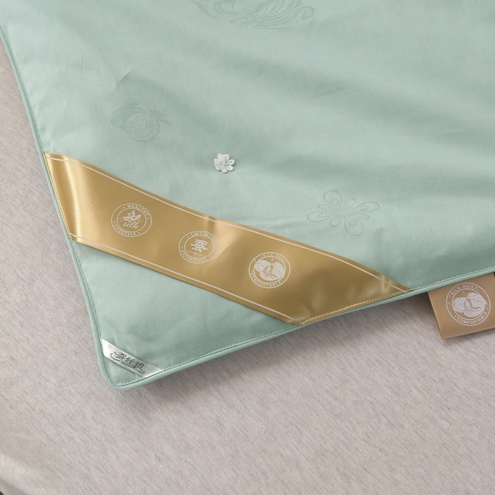 91家纺网 家纺一手货源 找家纺 越宏顺 2025新款龙凤款100%柞蚕丝纯棉手工蚕丝被保真 碧水蓝