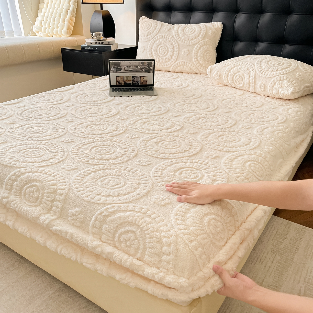 91家纺网 家纺一手货源 找家纺 乐家欣 2025新款A类塔芙绒舒棉绒床笠-花朵系列 花朵-奶白