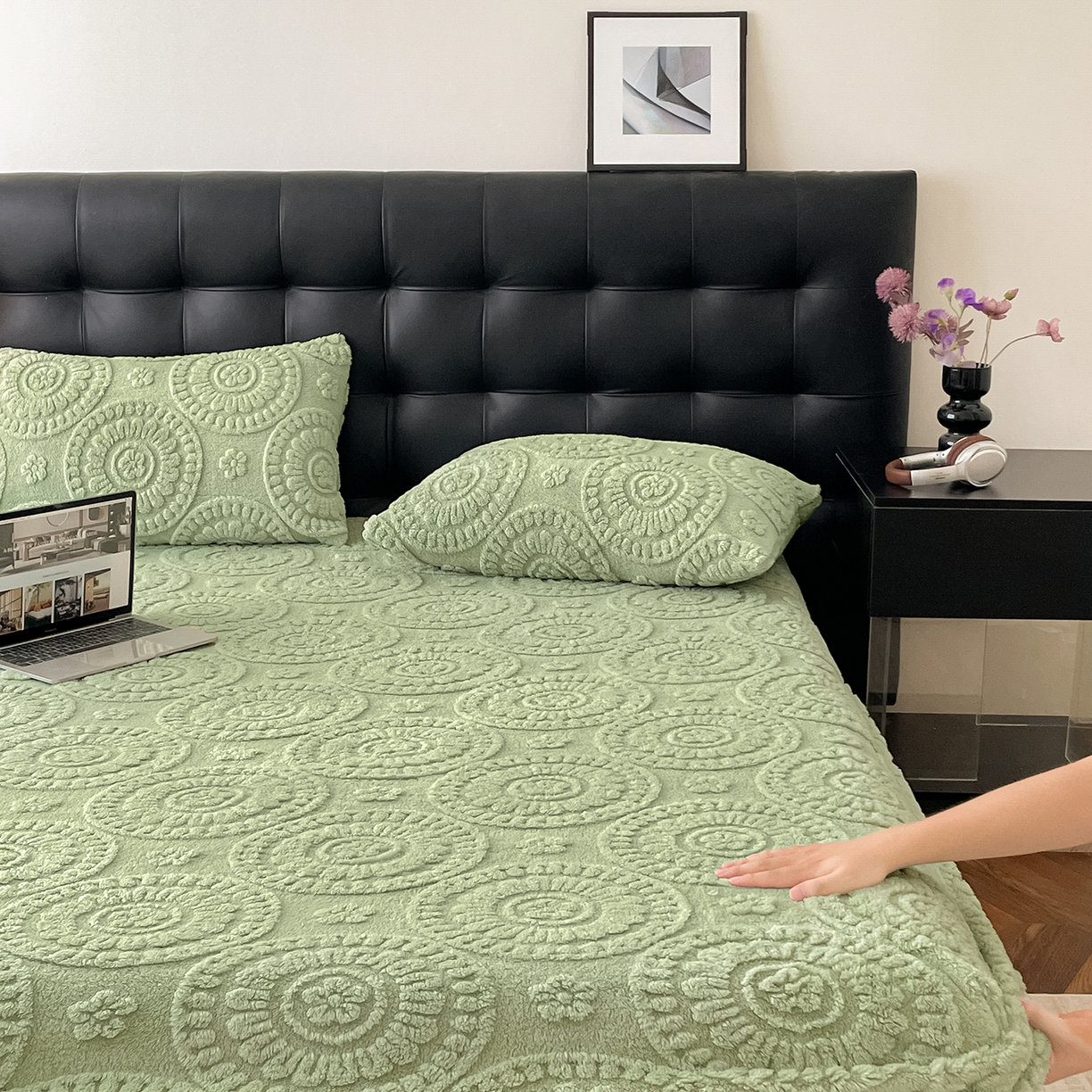 91家纺网 家纺一手货源 找家纺 乐家欣 2025新款A类塔芙绒舒棉绒床笠-花朵系列 花朵-桑绿