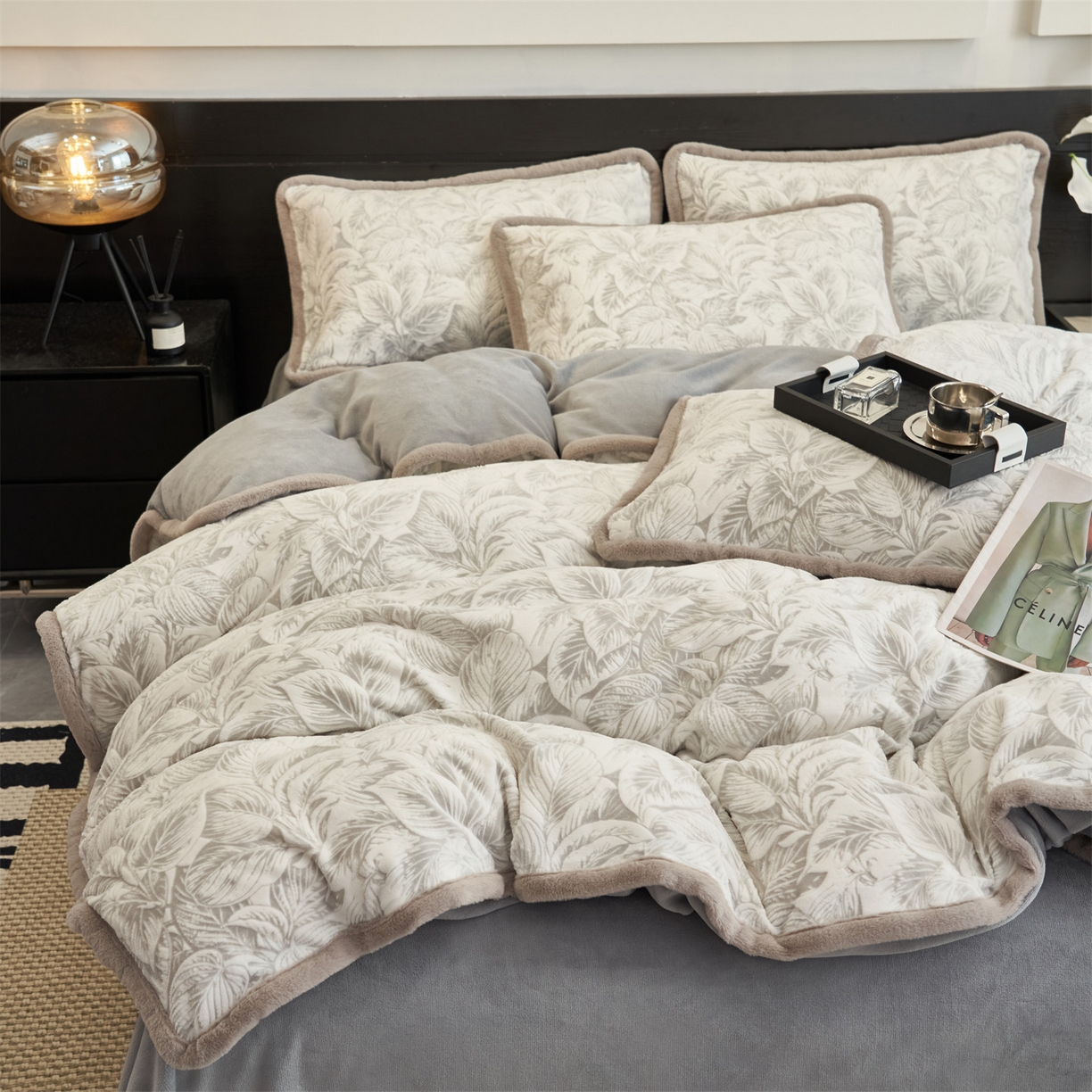 91家纺网 家纺一手货源 找家纺 金鹰 2025新款烂花兔毛包边四件套牛奶绒四件套提花套件 羽叶