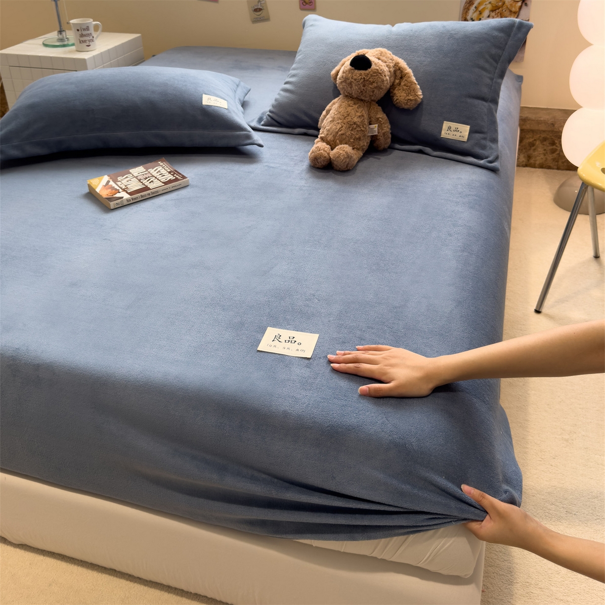 91家纺网 家纺一手货源 找家纺 857家居 2025新款高克重牛奶绒床单床笠系列 良品-深蓝