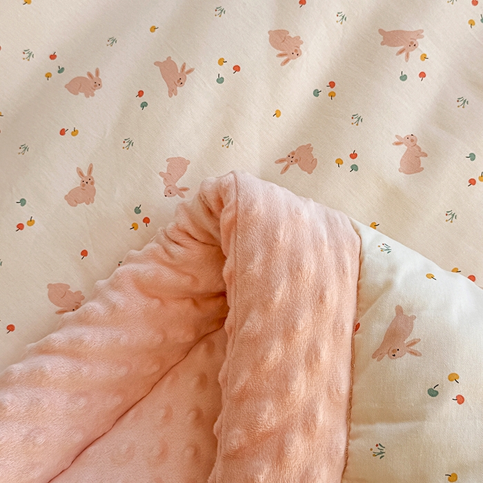 91家纺网 家纺一手货源 找家纺 梦依依 （加微信送买家秀）2025新款40支全棉豆豆被大豆被夏被冬秋被子被芯-风格二 粉粉兔