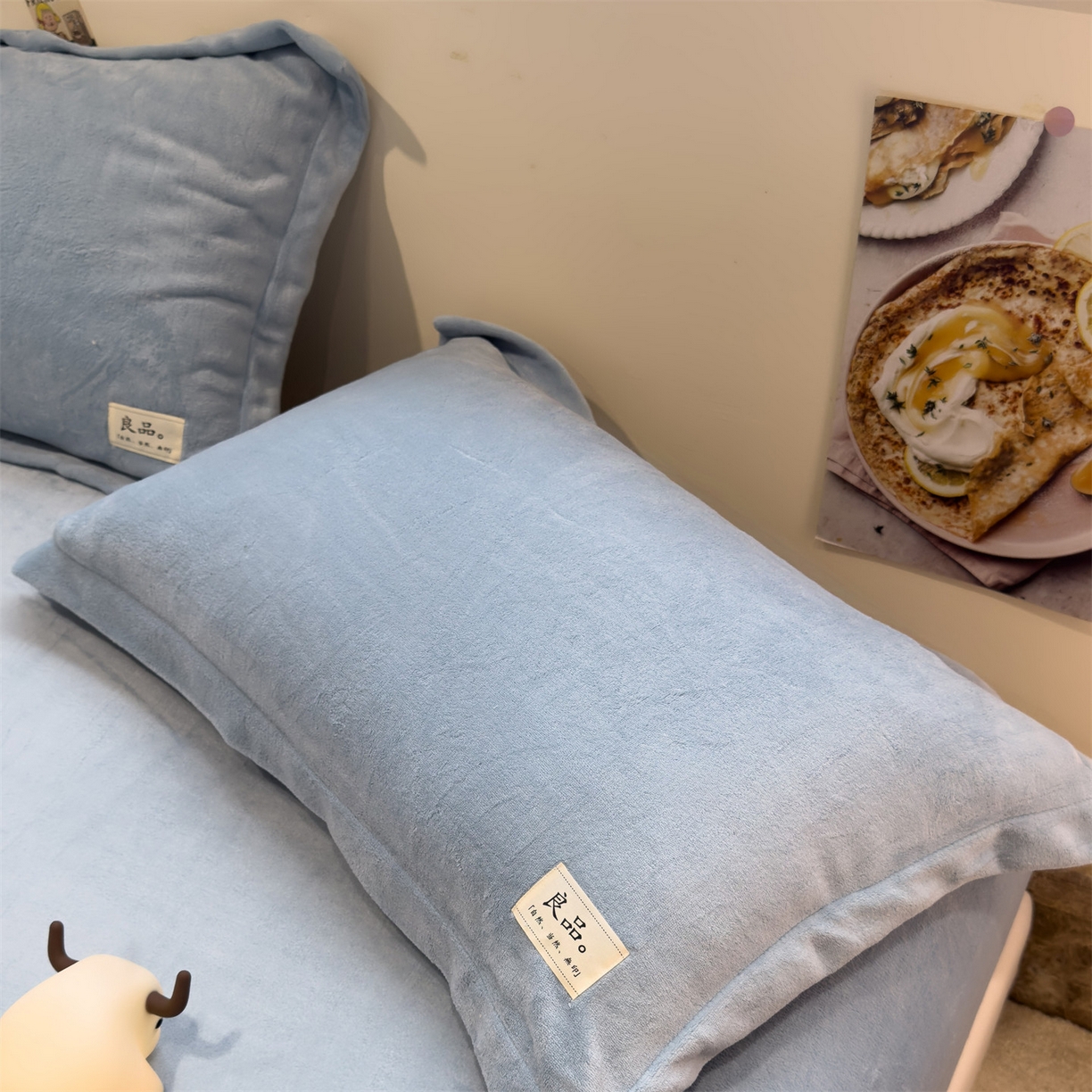 91家纺网 家纺一手货源 找家纺 857家居 2025新款高克重牛奶绒床单床笠系列 良品-水蓝