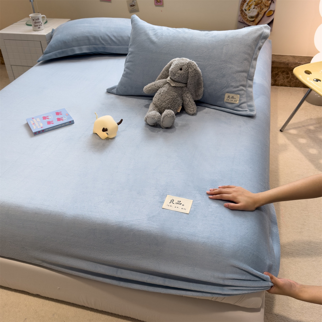 91家纺网 家纺一手货源 找家纺 857家居 2025新款高克重牛奶绒床单床笠系列 良品-水蓝