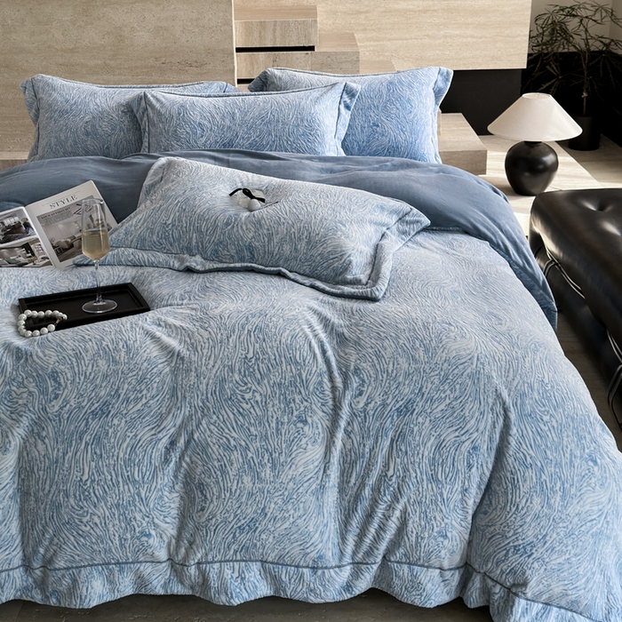 91家纺网 家纺一手货源 找家纺 （总）7V 2025新款A类5D雕花绒四件套高克重立体浮雕牛奶绒大宽边一字绣全工艺四件套