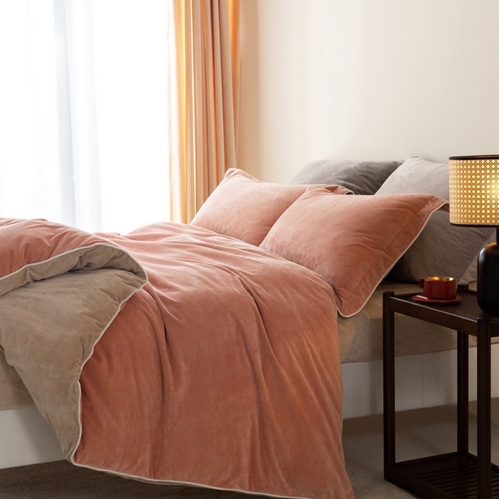 91家纺网 家纺一手货源 找家纺 ONE TWO ONE 121 新品【婴儿绒四件套】2025毛毯被子四件套单件被套单件枕套珊瑚绒牛奶绒冬被法兰绒兔毛绒The one 橘粉-奶茶