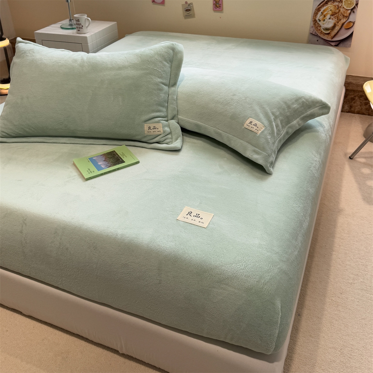 91家纺网 家纺一手货源 找家纺 857家居 2025新款高克重牛奶绒床单床笠系列 良品-水绿
