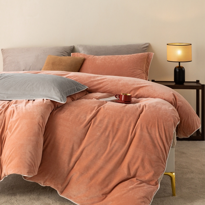 91家纺网 家纺一手货源 找家纺 ONE TWO ONE 121 新品【婴儿绒四件套】2025毛毯被子四件套单件被套单件枕套珊瑚绒牛奶绒冬被法兰绒兔毛绒The one 橘粉-浅灰