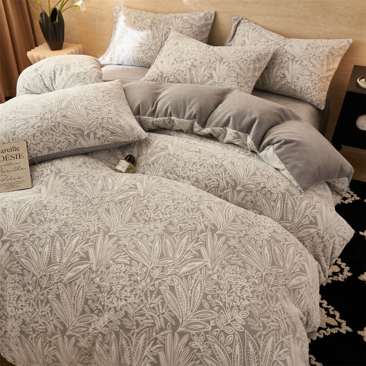 91家纺网 家纺一手货源 找家纺 金鹰 2025新款亲肤烂花牛奶绒四件套牛奶绒四件套 绿野仙踪-灰