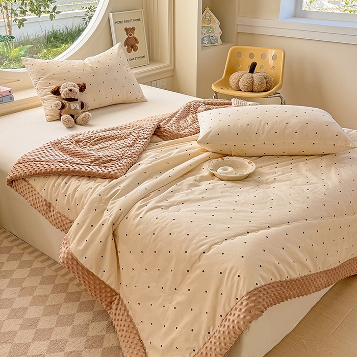 91家纺网 家纺一手货源 找家纺 梦依依 （加微信送买家秀）2025新款40支全棉豆豆被大豆被夏被冬秋被子被芯-风格二 小黑点点-米