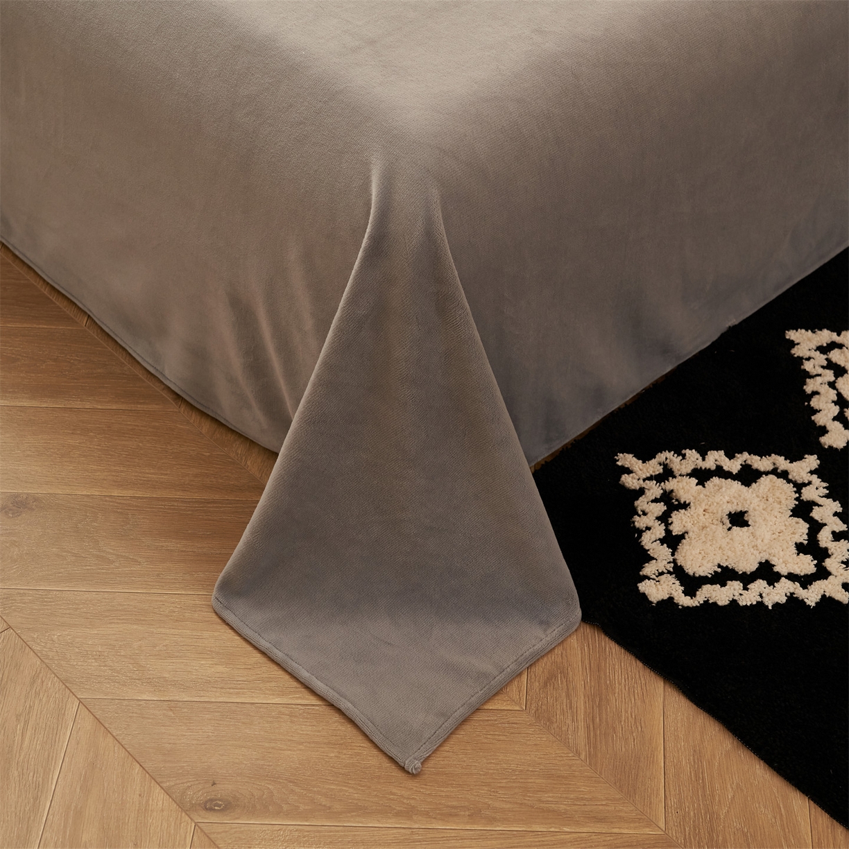 91家纺网 家纺一手货源 找家纺 金鹰 2025新款亲肤烂花牛奶绒四件套牛奶绒四件套 绿野仙踪-灰