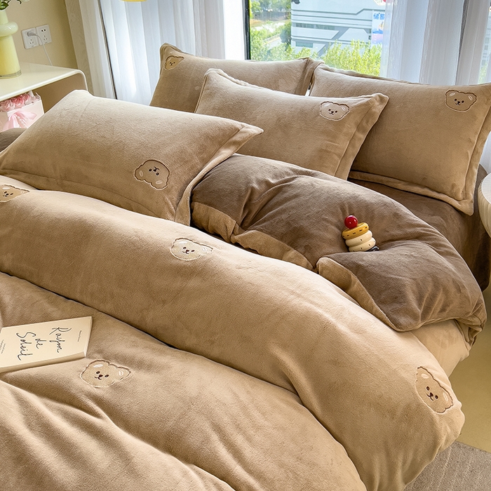 91家纺网 家纺一手货源 找家纺 （总）丽美人家纺 2025新款牛奶绒卡通刺绣系列四件套