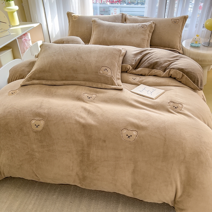 91家纺网 家纺一手货源 找家纺 （总）丽美人家纺 2025新款牛奶绒卡通刺绣系列四件套