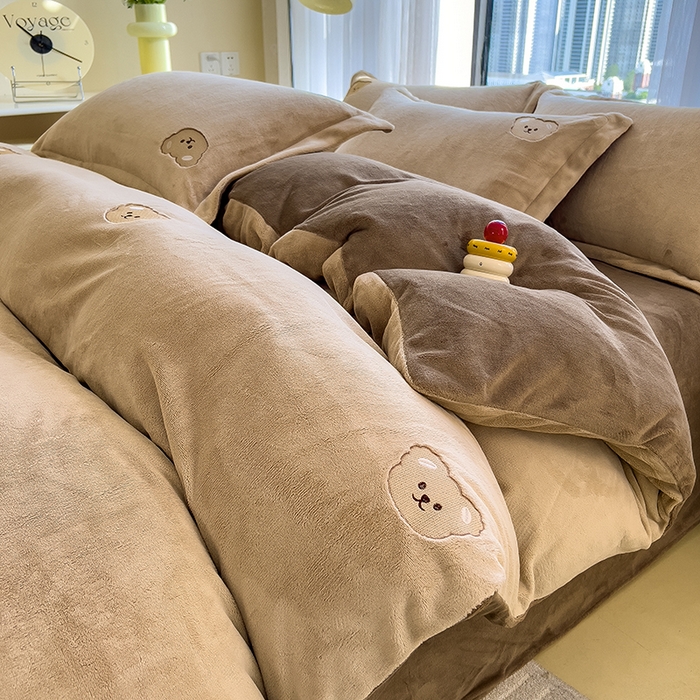 91家纺网 家纺一手货源 找家纺 （总）丽美人家纺 2025新款牛奶绒卡通刺绣系列四件套