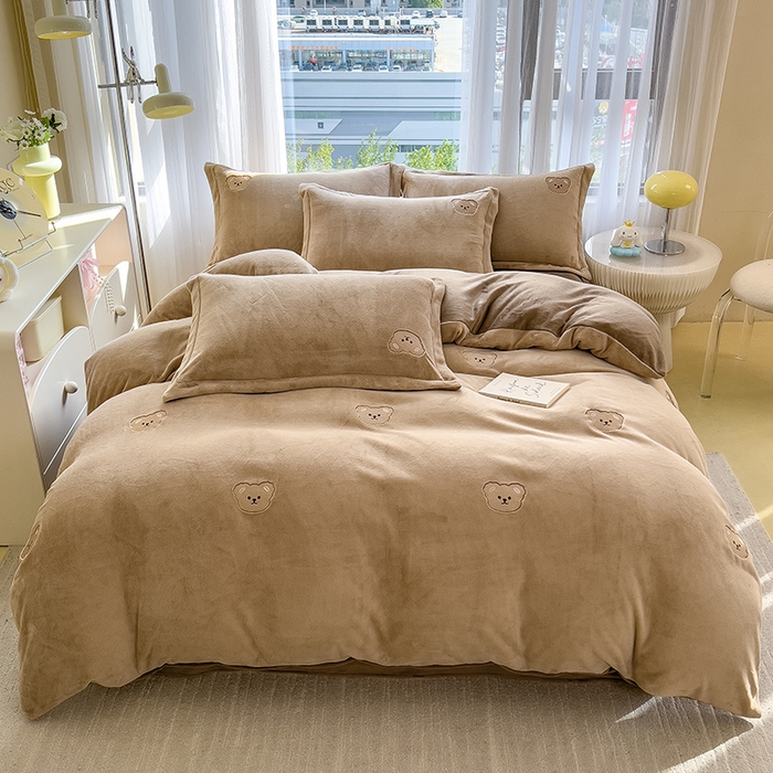 91家纺网 家纺一手货源 找家纺 （总）丽美人家纺 2025新款牛奶绒卡通刺绣系列四件套