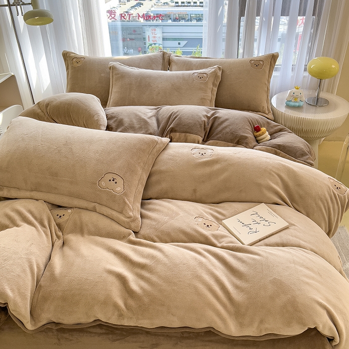 91家纺网 家纺一手货源 找家纺 （总）丽美人家纺 2025新款牛奶绒卡通刺绣系列四件套