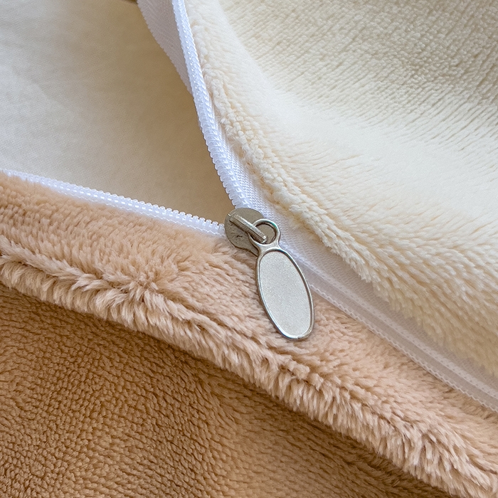 91家纺网 家纺一手货源 找家纺 丽美人家纺 2025新款牛奶绒卡通刺绣系列四件套 嘟嘟熊-米