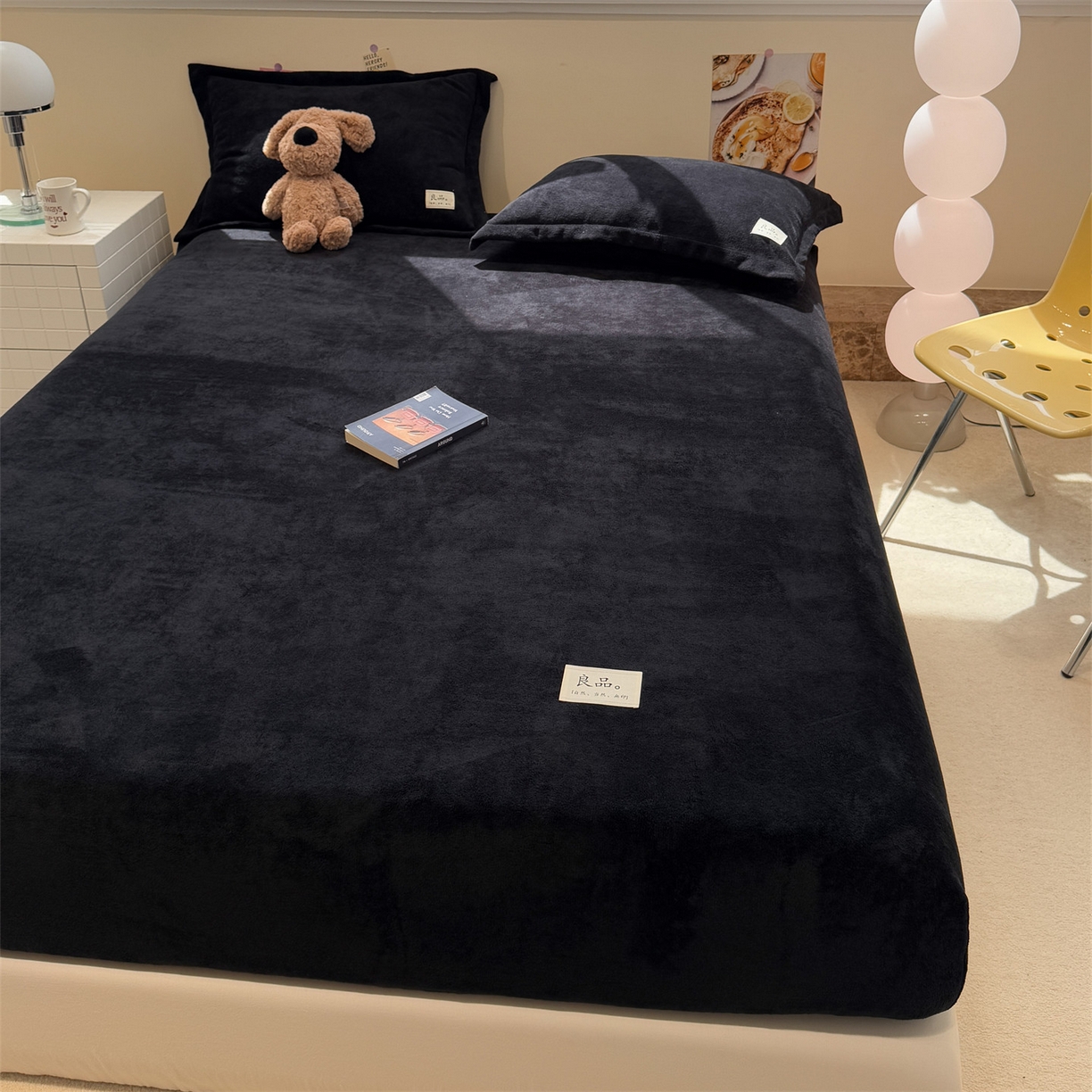 91家纺网 家纺一手货源 找家纺 857家居 2025新款高克重牛奶绒床单床笠系列 良品-炭墨色