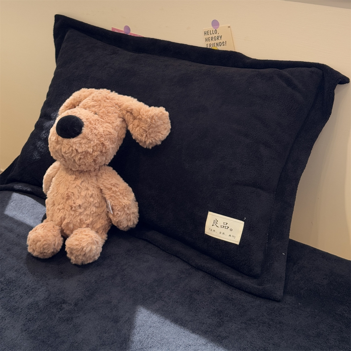 91家纺网 家纺一手货源 找家纺 857家居 2025新款高克重牛奶绒床单床笠系列 良品-炭墨色