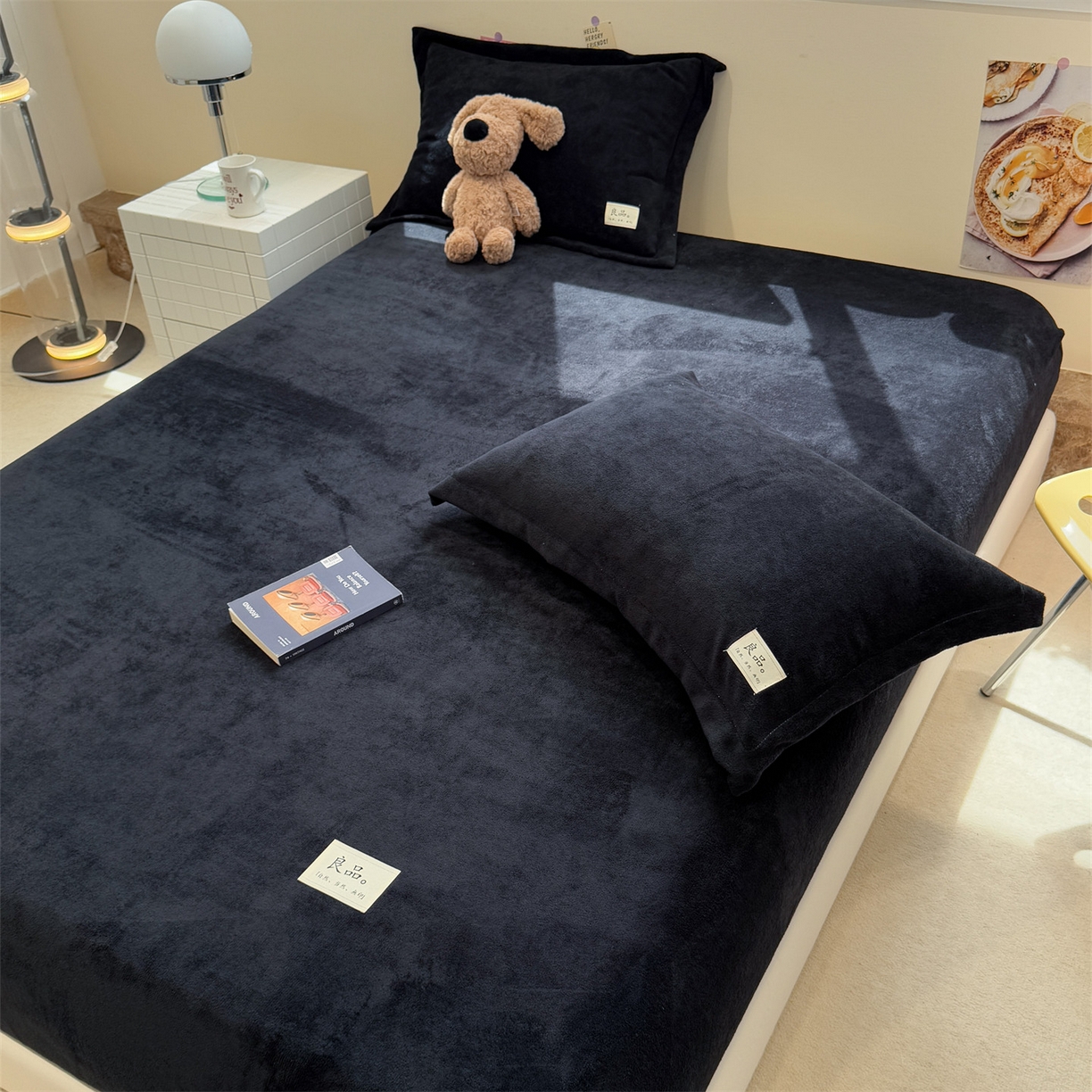 91家纺网 家纺一手货源 找家纺 857家居 2025新款高克重牛奶绒床单床笠系列 良品-炭墨色