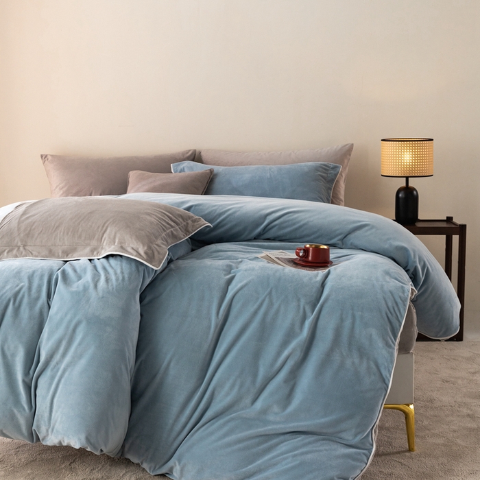 91家纺网 家纺一手货源 找家纺 ONE TWO ONE 121 新品【婴儿绒四件套】2025毛毯被子四件套单件被套单件枕套珊瑚绒牛奶绒冬被法兰绒兔毛绒The one 浅蓝-银灰