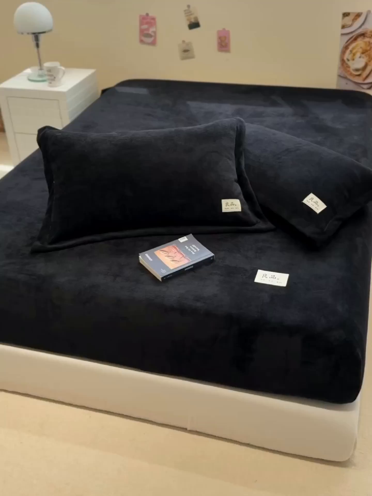 91家纺网 家纺一手货源 找家纺 857家居 2025新款高克重牛奶绒床单床笠系列 良品-炭墨色