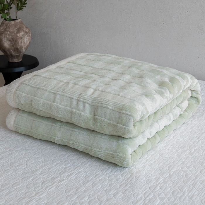 91家纺网 家纺一手货源 找家纺 宜派家纺 2025新款A类云朵绒玉兔绒单毛毯 田园绿