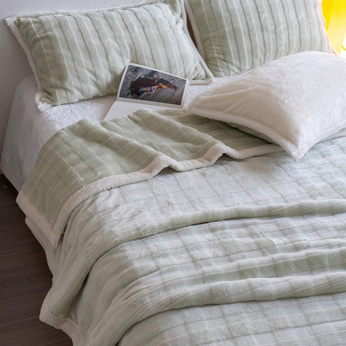 91家纺网 家纺一手货源 找家纺 宜派家纺 2025新款A类云朵绒玉兔绒单毛毯 田园绿